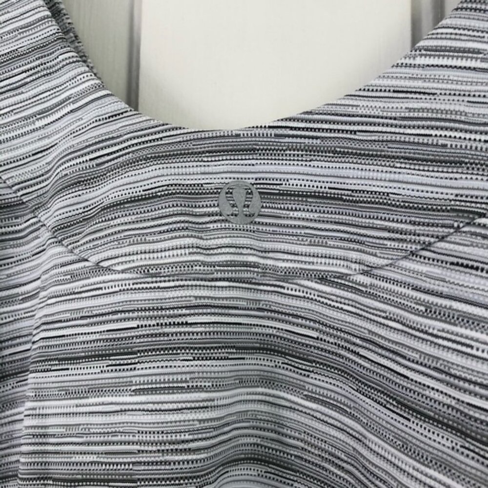 Lululemon scoop neck tank - Picture 4 of 5